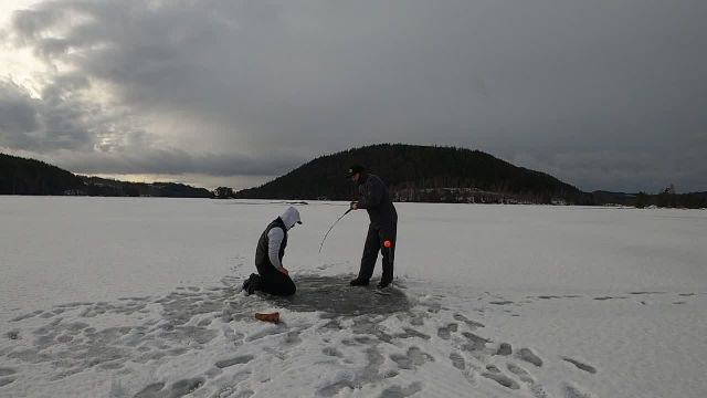 ICE FISHING - Deep water 