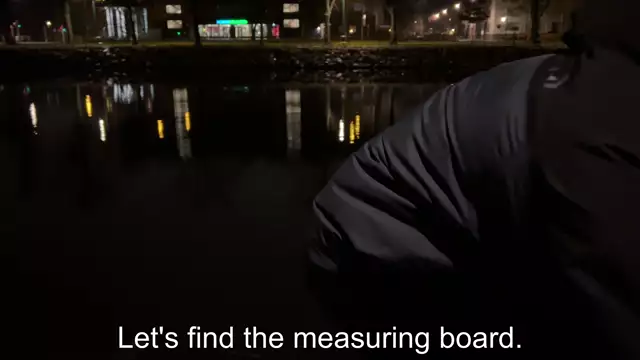 Street fishing for BIG perch in Malmö canal. [ENG subs]